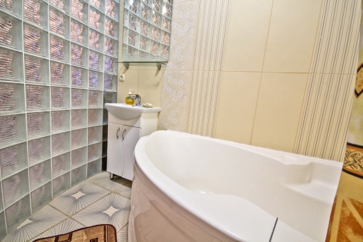 Интерьер ванной комнаты в квартире на сутки по пр-ту Ленина